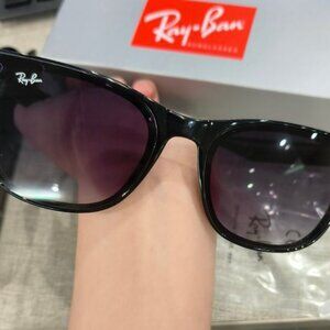 Ray-Ban Wayfarer Sunglasses | Classic Black | Unisex